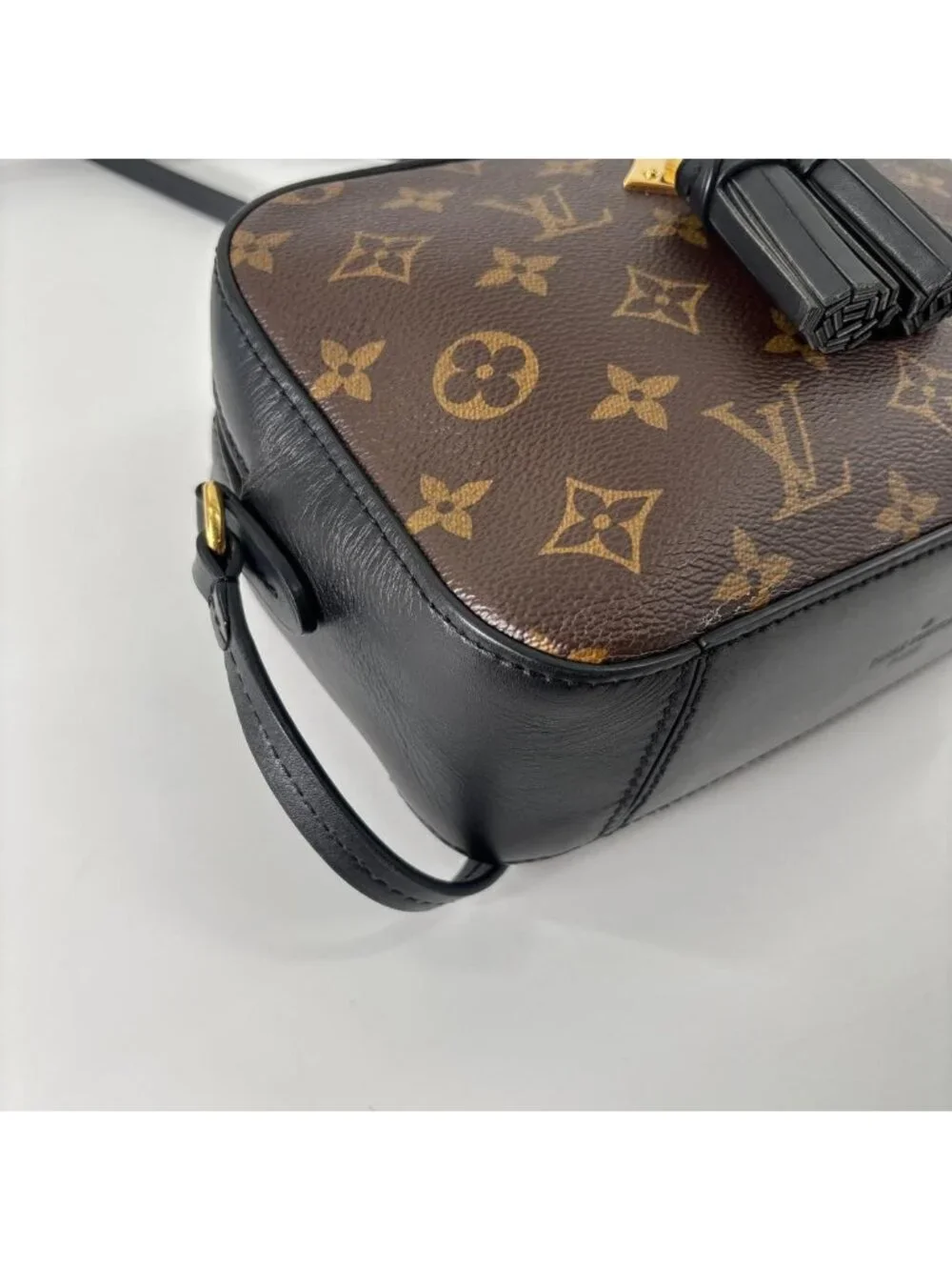 Louis Vuitton Super Shoulder Bag Monogram Saintonge Black